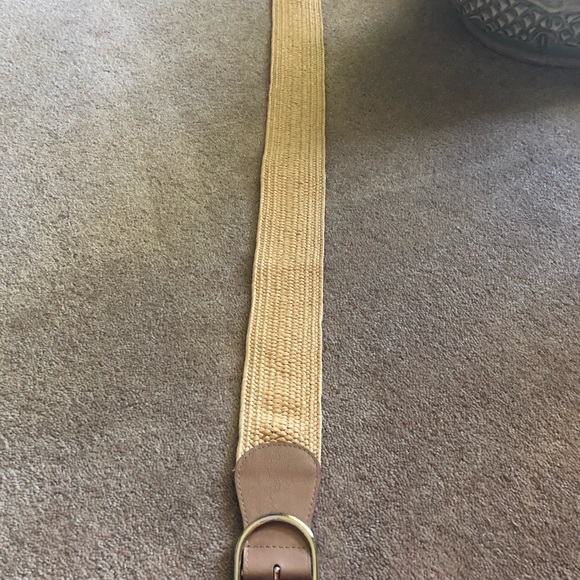 TAN 35” WOVEN WOMANS BELT NWOT - Picture 3 of 3